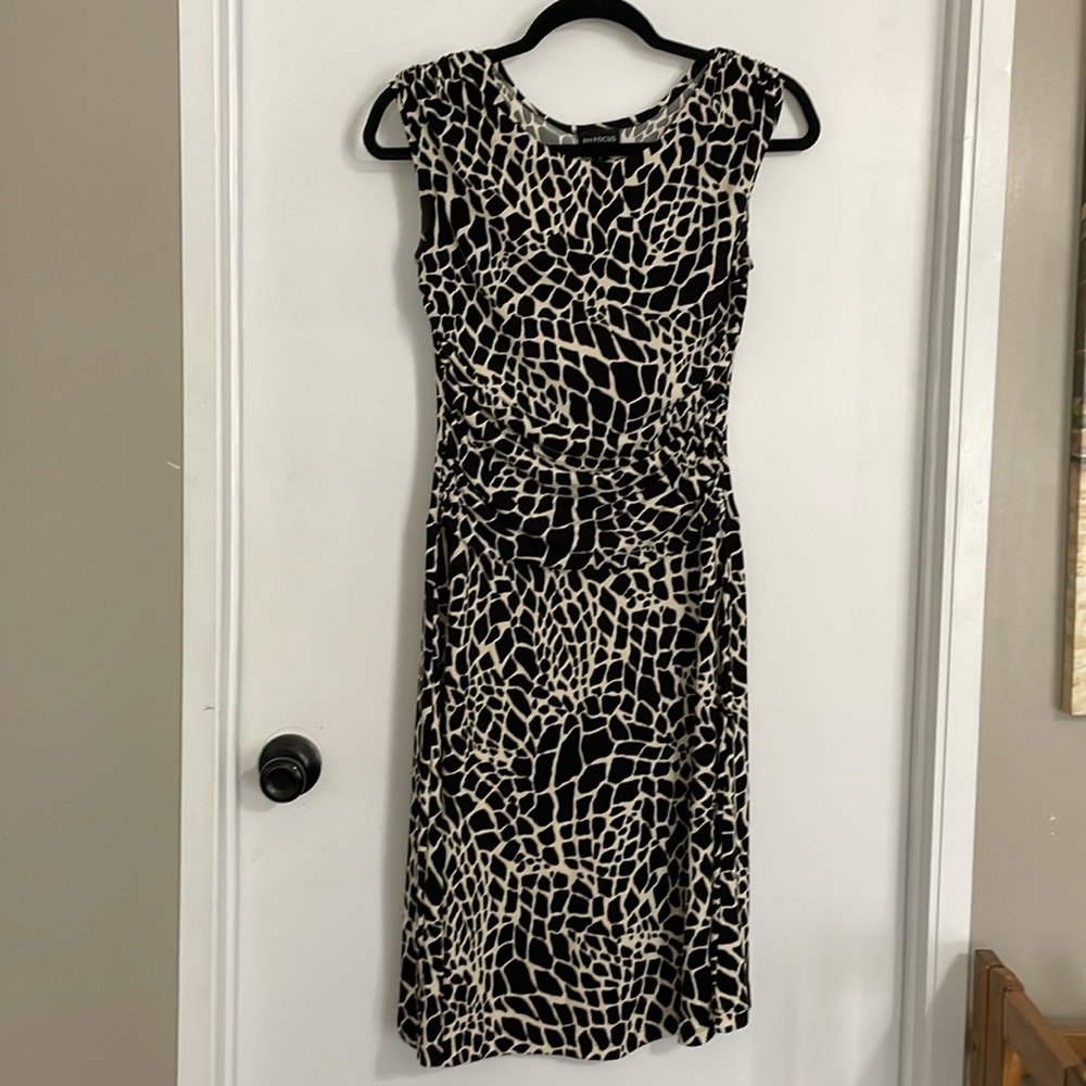 Ruched Front & Shoulders -  En Focus Print Dress Sz 6
